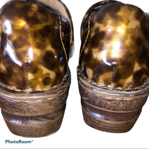 Boc patent leather “Margaret” clogs - Picture 4 of 8